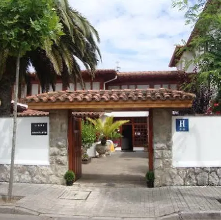 Отель Montecristo 2*