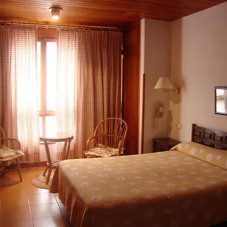 Montecristo 2* Laredo